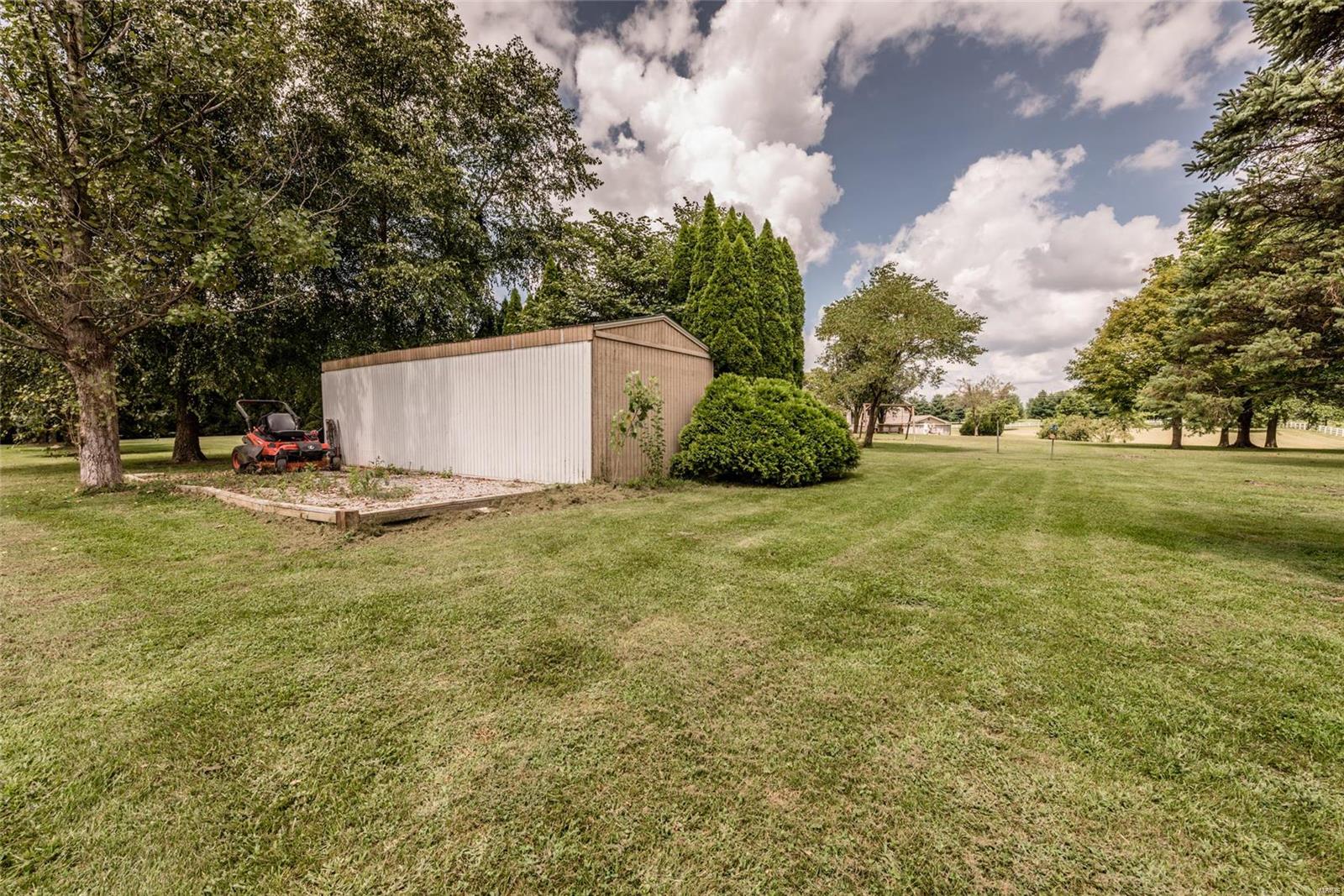 8576 Old Lebanon Troy Road Troy, IL 62294 - Photo 88 of 96