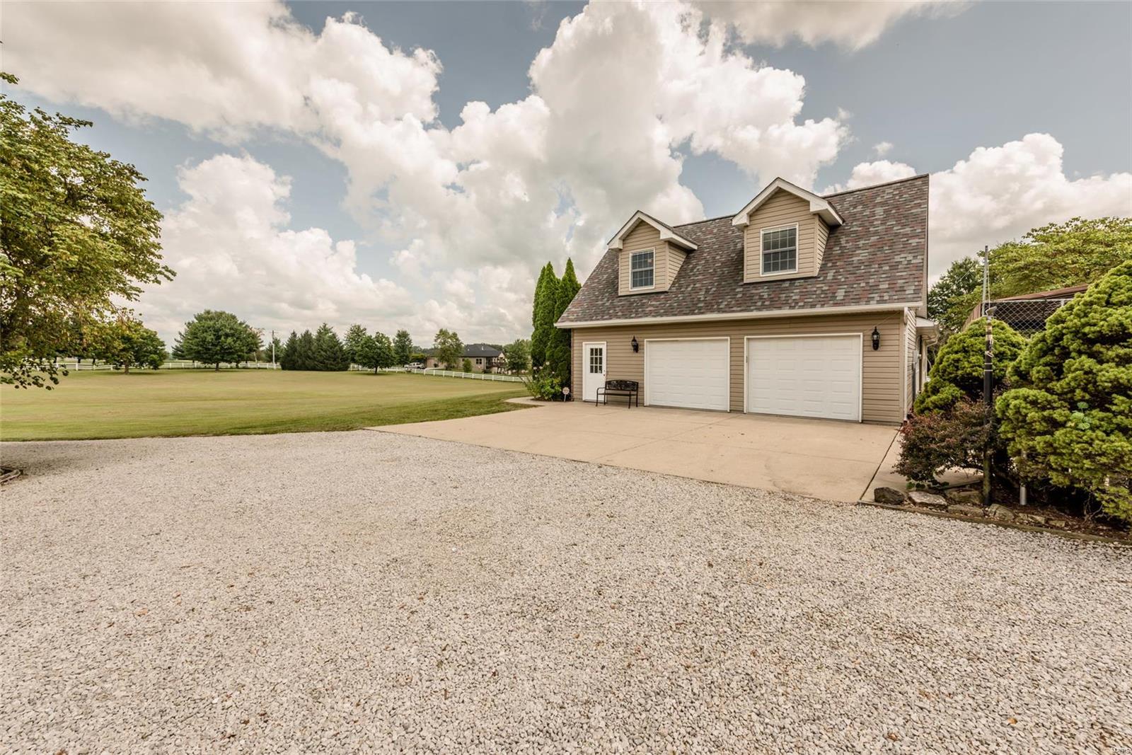8576 Old Lebanon Troy Road Troy, IL 62294 - Photo 92 of 96