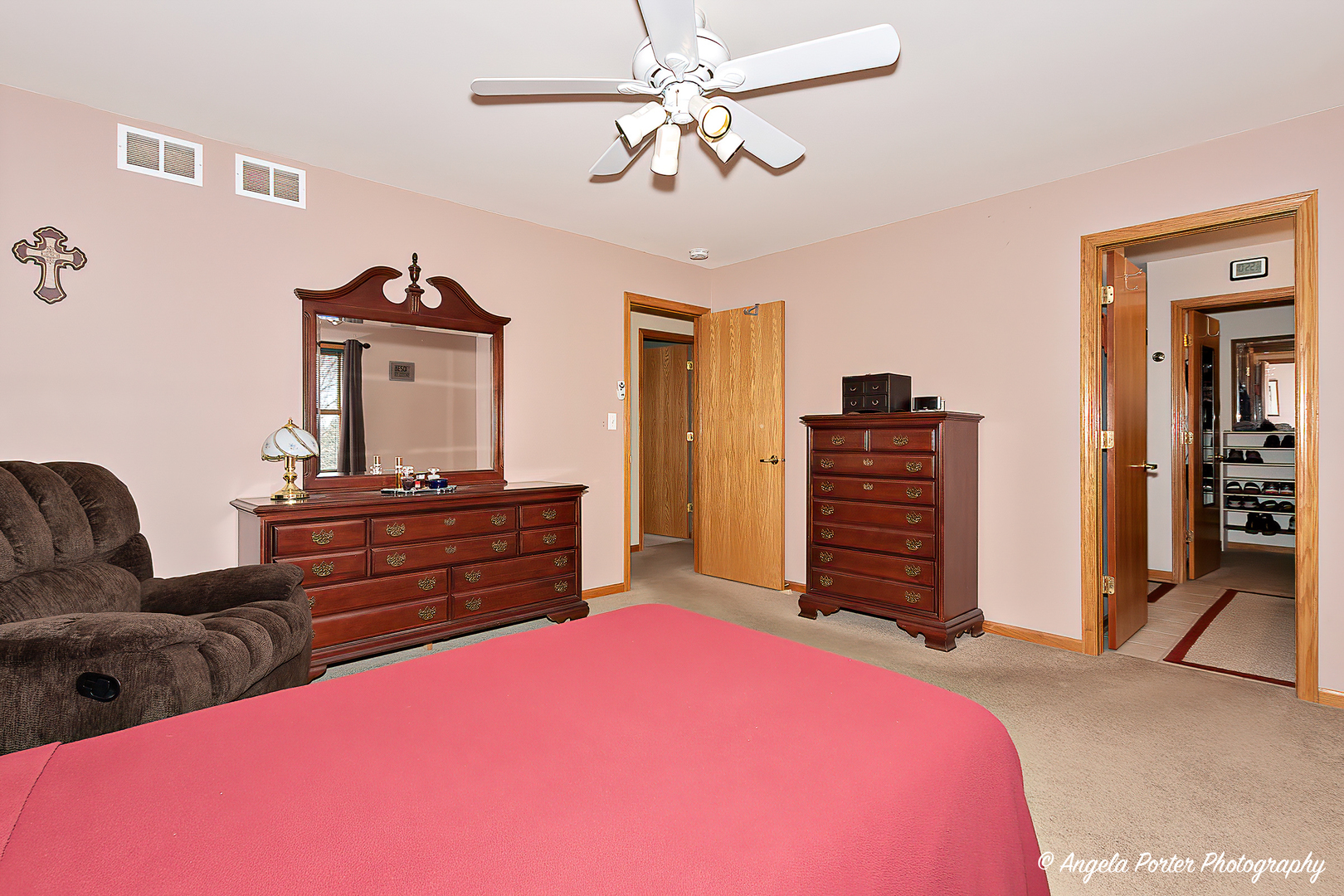 814 Suzanne Lane Spring Grove, IL 60081 - Photo 21 of 45 a bedroom with a bed and a dresser