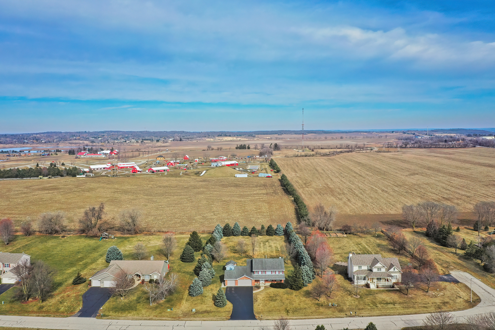 814 Suzanne Lane Spring Grove, IL 60081 - Photo 40 of 45 a view of a ocean with beach