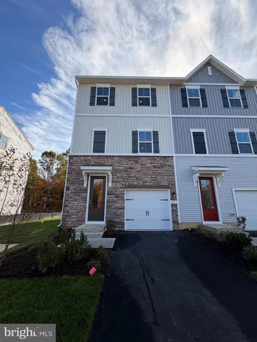 $3,300 | 61 Basswood Street, Berlin, NJ 08009