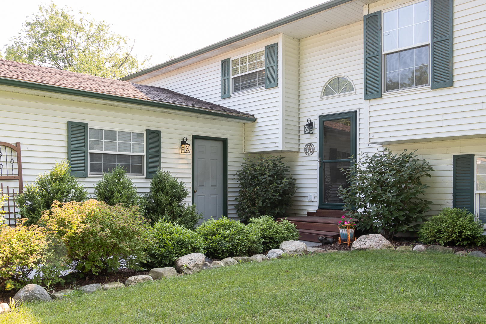 59 Lippincott Road Fox Lake, IL 60020 - Photo 2 of 22