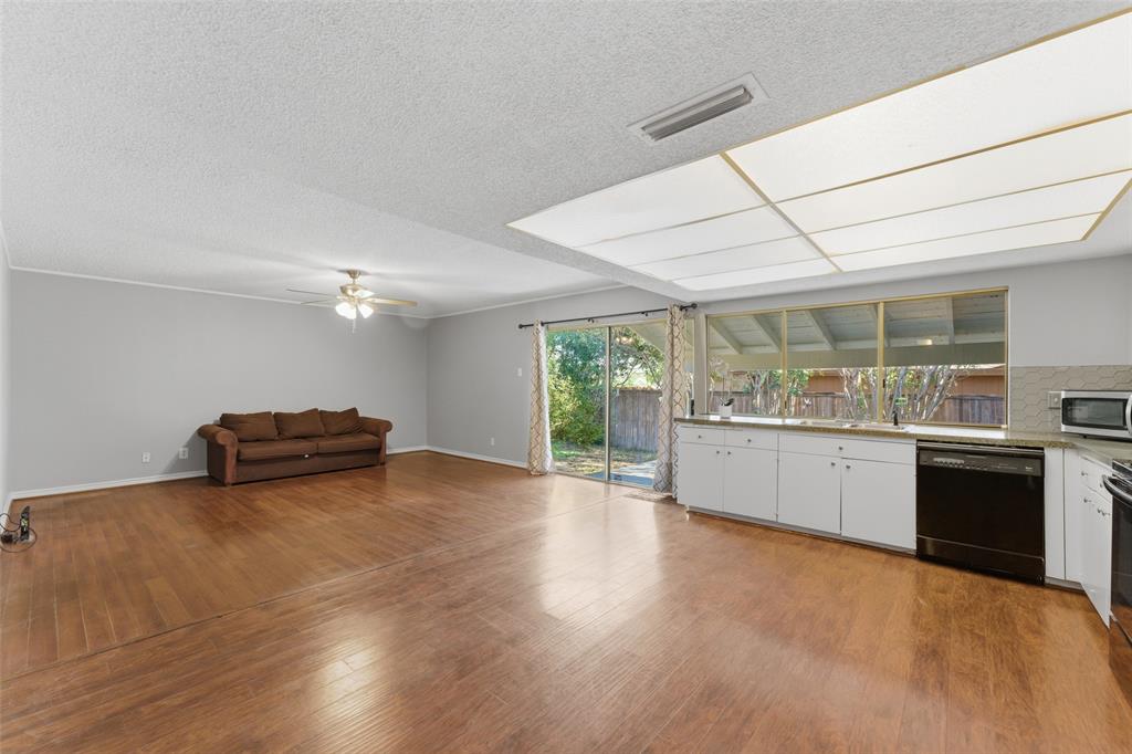 1805 Haymeadow Carrollton, TX 75007 - Photo 19 of 20