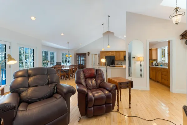 $665,000 | 23 Sunny Acres Lane, Boothbay, ME 04537