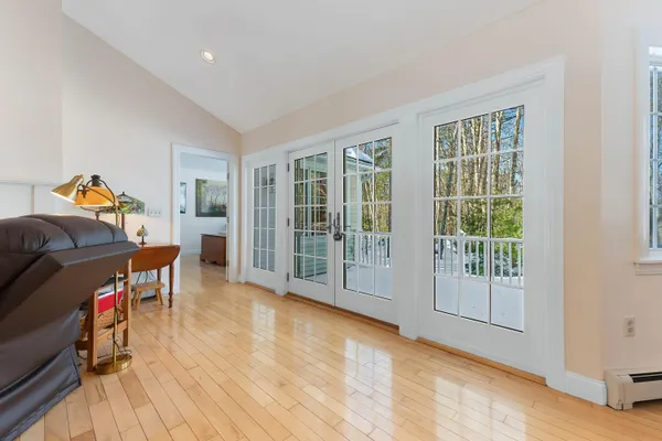 $665,000 | 23 Sunny Acres Lane, Boothbay, ME 04537