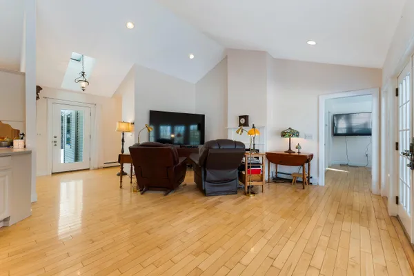 $665,000 | 23 Sunny Acres Lane, Boothbay, ME 04537