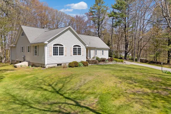 $665,000 | 23 Sunny Acres Lane, Boothbay, ME 04537