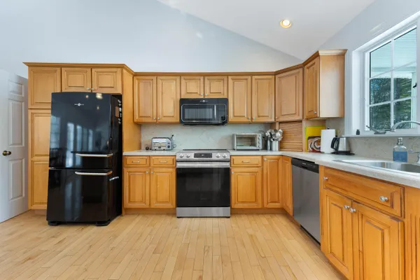 $665,000 | 23 Sunny Acres Lane, Boothbay, ME 04537