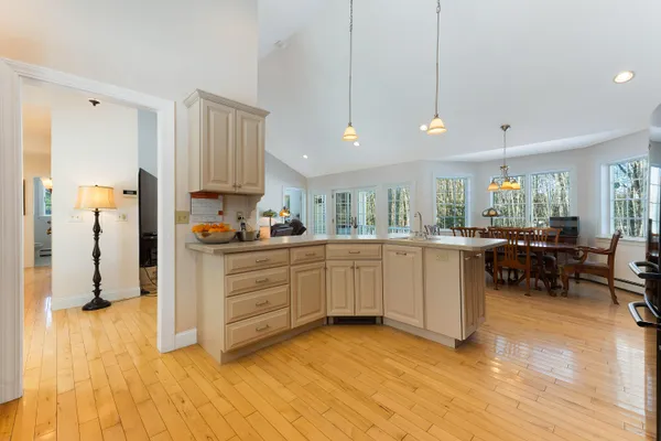 $665,000 | 23 Sunny Acres Lane, Boothbay, ME 04537