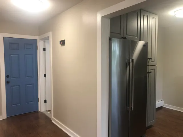 a view of entryway with hallway