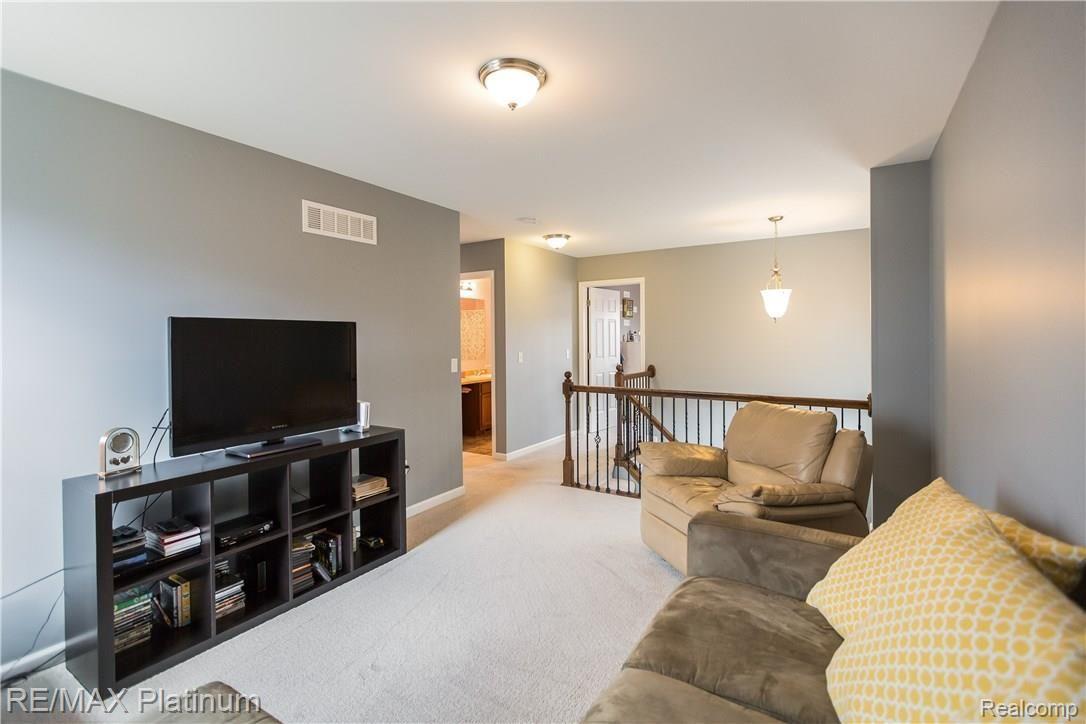 1189 Risen Star Way Howell, MI 48843 - Photo 16 of 30 16.jpg