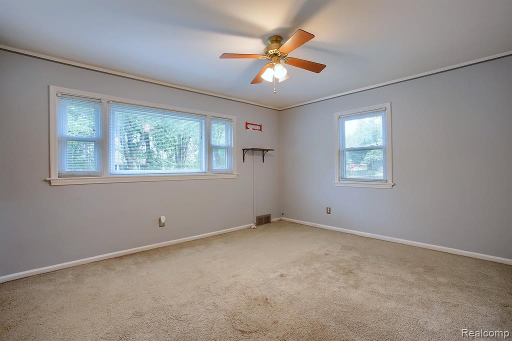 5250 Chicago Road Warren, MI 48092 - Photo 21 of 31