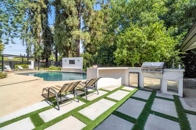 $950,000 | 5976 East Butler Avenue, Fresno, CA 93727