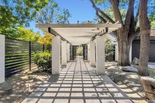 $950,000 | 5976 East Butler Avenue, Fresno, CA 93727