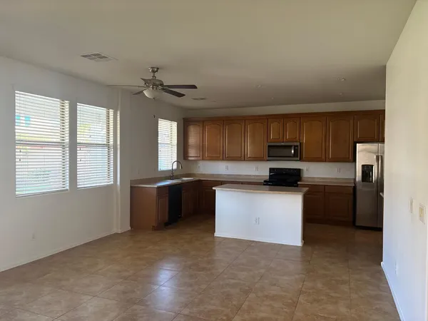 $2,950 | 7628 West Spur Drive, Peoria, AZ 85383