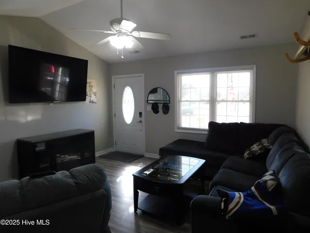 $2,000 | 125 Greentree Lane, Newport, NC 28570