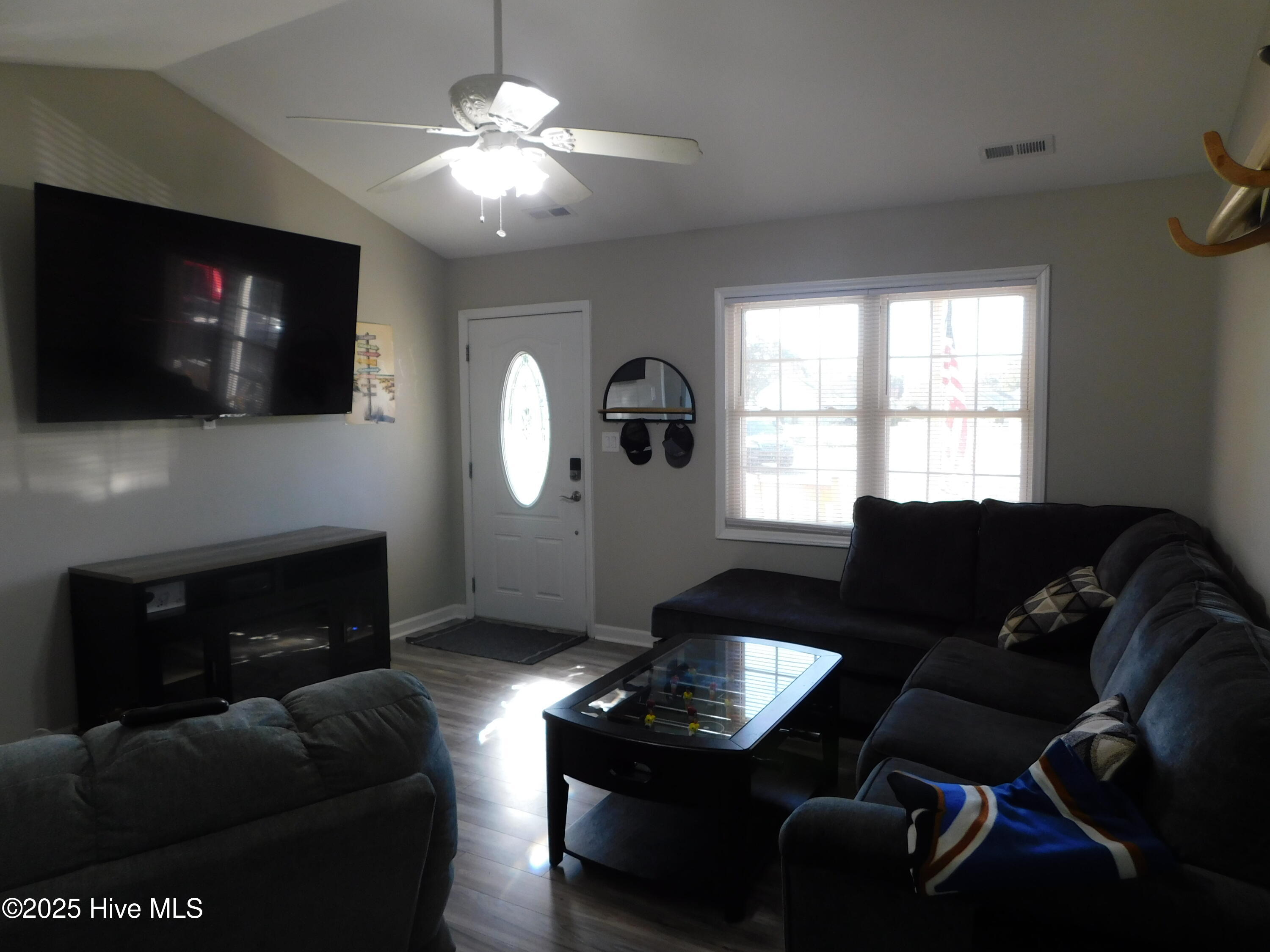 125 Greentree Lane Newport, NC 28570 - Photo 4 of 18 DSCN2340