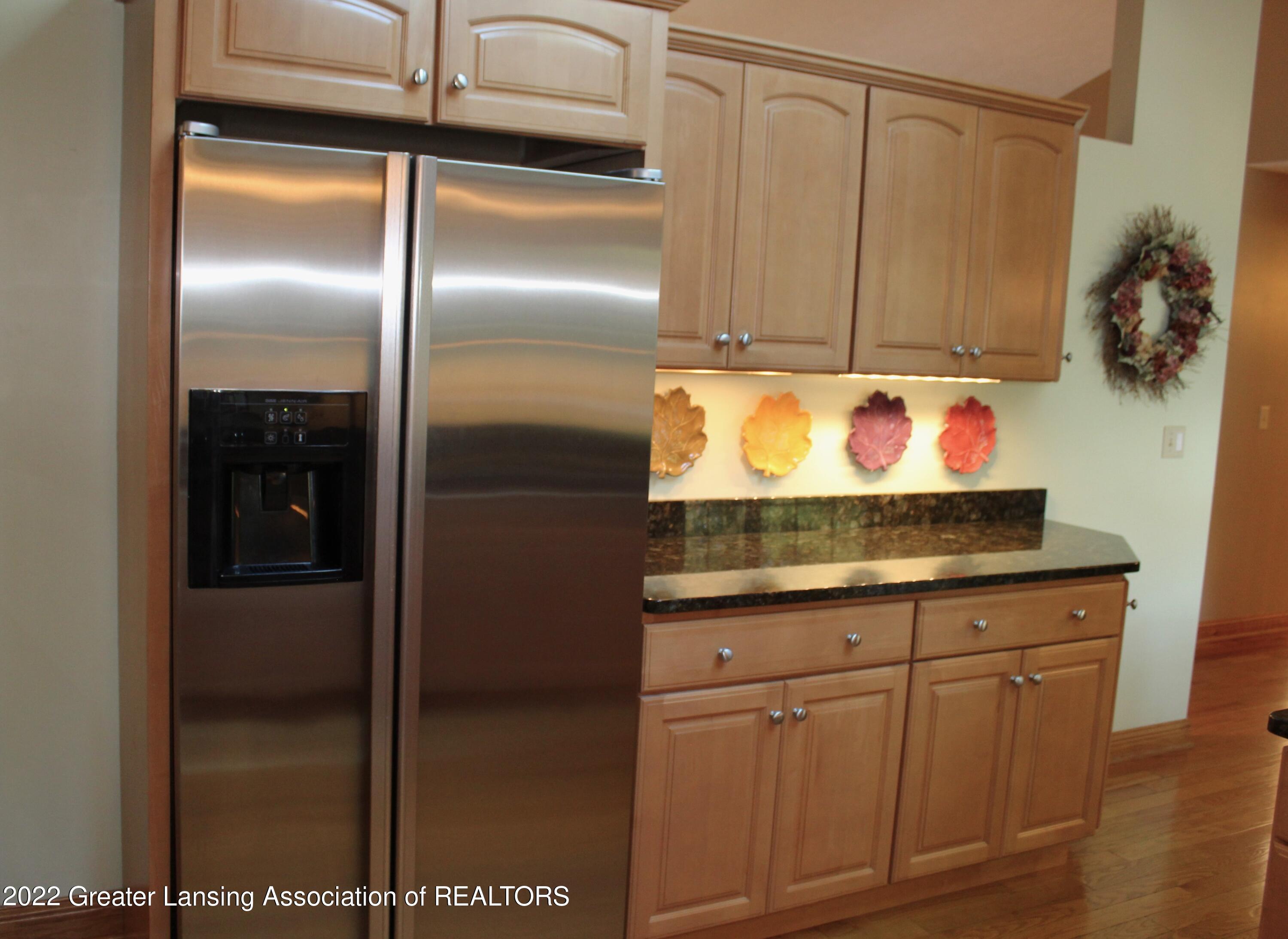 4254 Hulett Road Okemos, MI 48864 - Photo 18 of 43 kitchen (5)