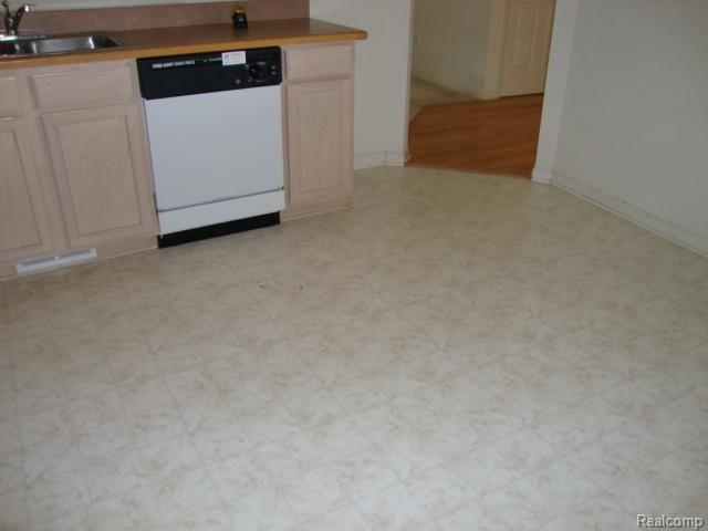 440 Cherry Grove Road Canton, MI 48188 - Photo 15 of 25 016a