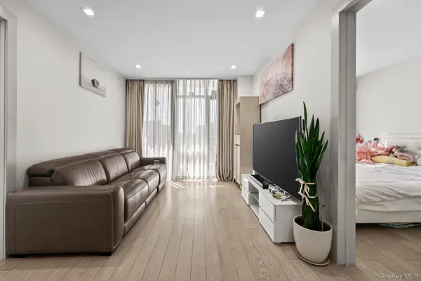 $788,000 | 41-62 Bowne Street, Unit 5A | Flushing
