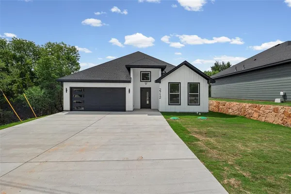 $289,500 | 2712 Steepleridge Circle, Granbury, TX 76048