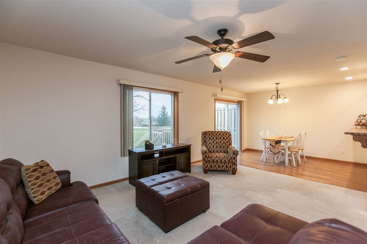 3553 Stoney Point Road Southwest Cedar Rapids, IA 52404 - Photo 6 of 33 Gallery Image 6