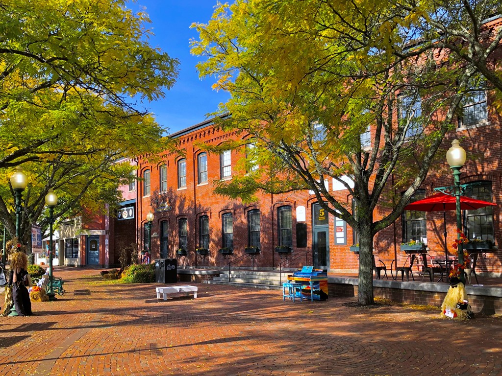 6 Atlantic View, Unit 6 Amesbury, MA 01913 - Photo 42 of 42 a view of a street with houses on the road