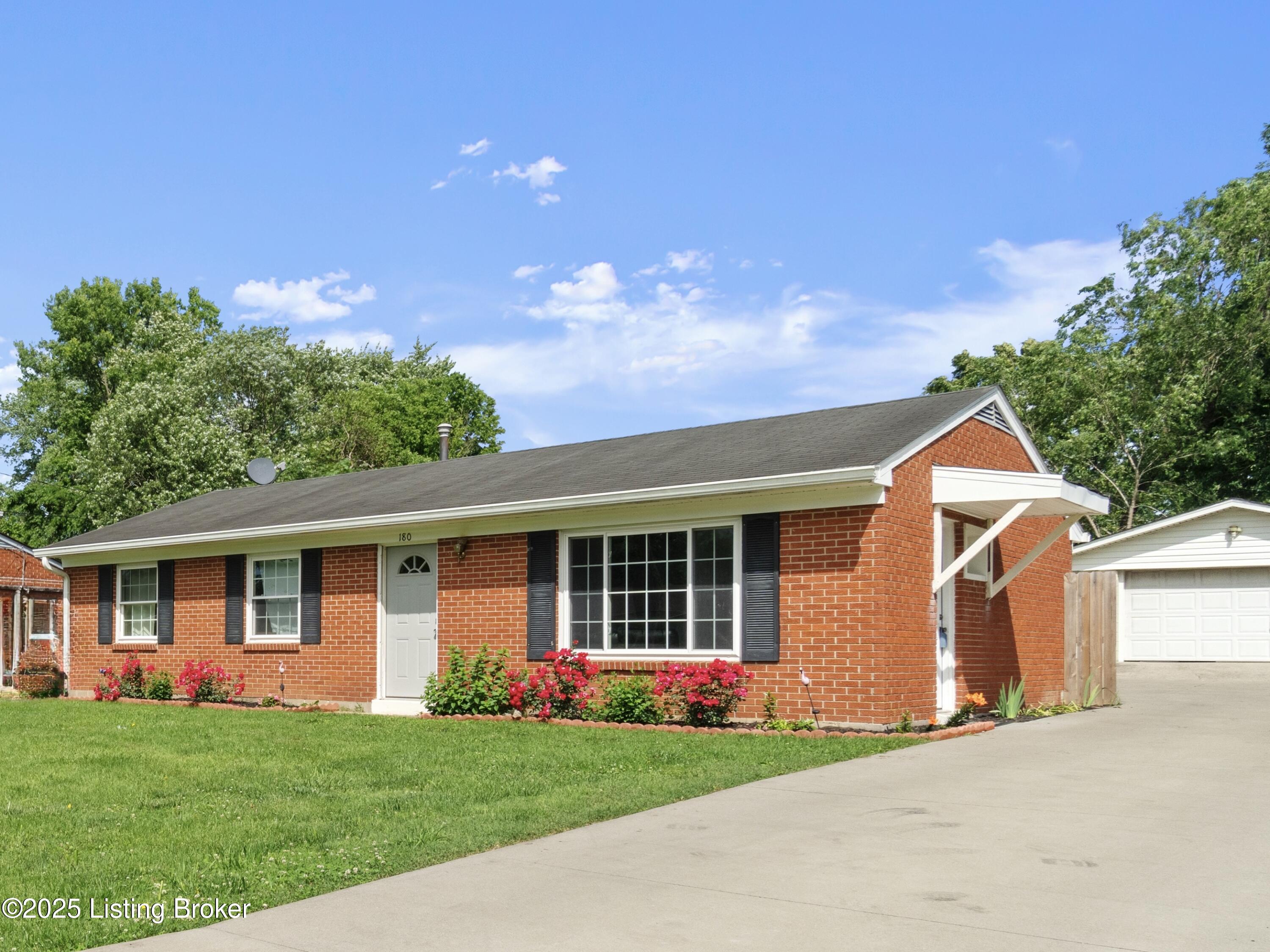 180 Valley Road Louisville, KY 40229 - Photo 5 of 29 dsc05103
