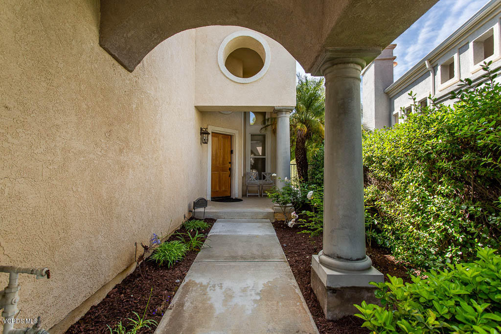 3877 Sunsetridge Road Moorpark, CA 93021 - Photo 3 of 30 a front view of a house with a yard