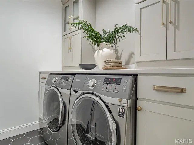 $649,900 | 4119 Summer Oak Drive, Smithton, IL 62285