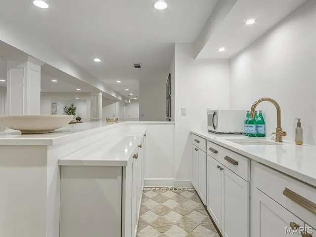 $649,900 | 4119 Summer Oak Drive, Smithton, IL 62285