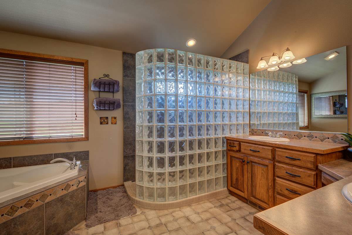 11403 East Burnett Road Mead, WA 99021 - Photo 9 of 20