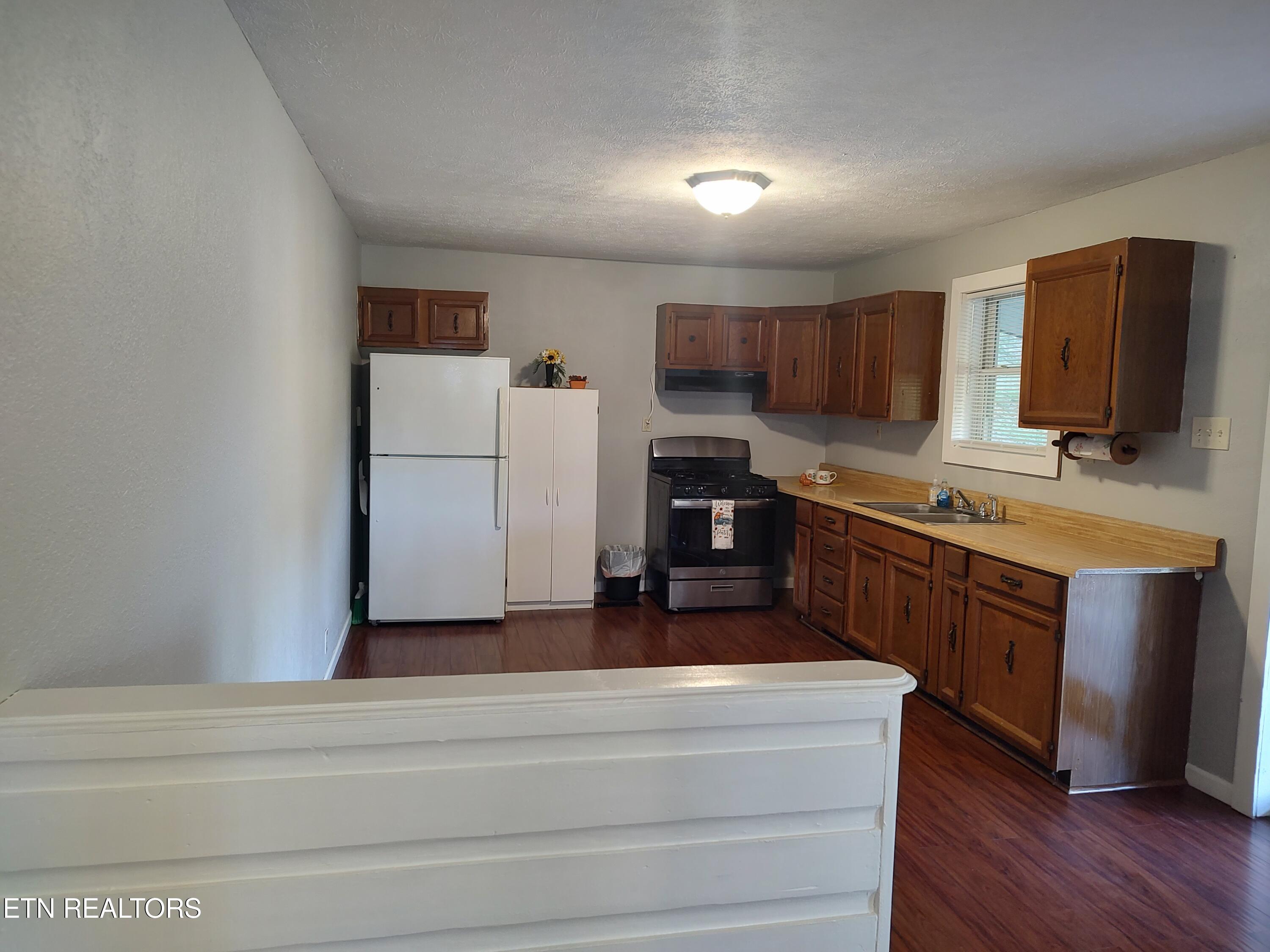 414 Hen Valley Road Oliver Springs, TN 37840 - Photo 5 of 23 IMG_20251016_172004436_HDR