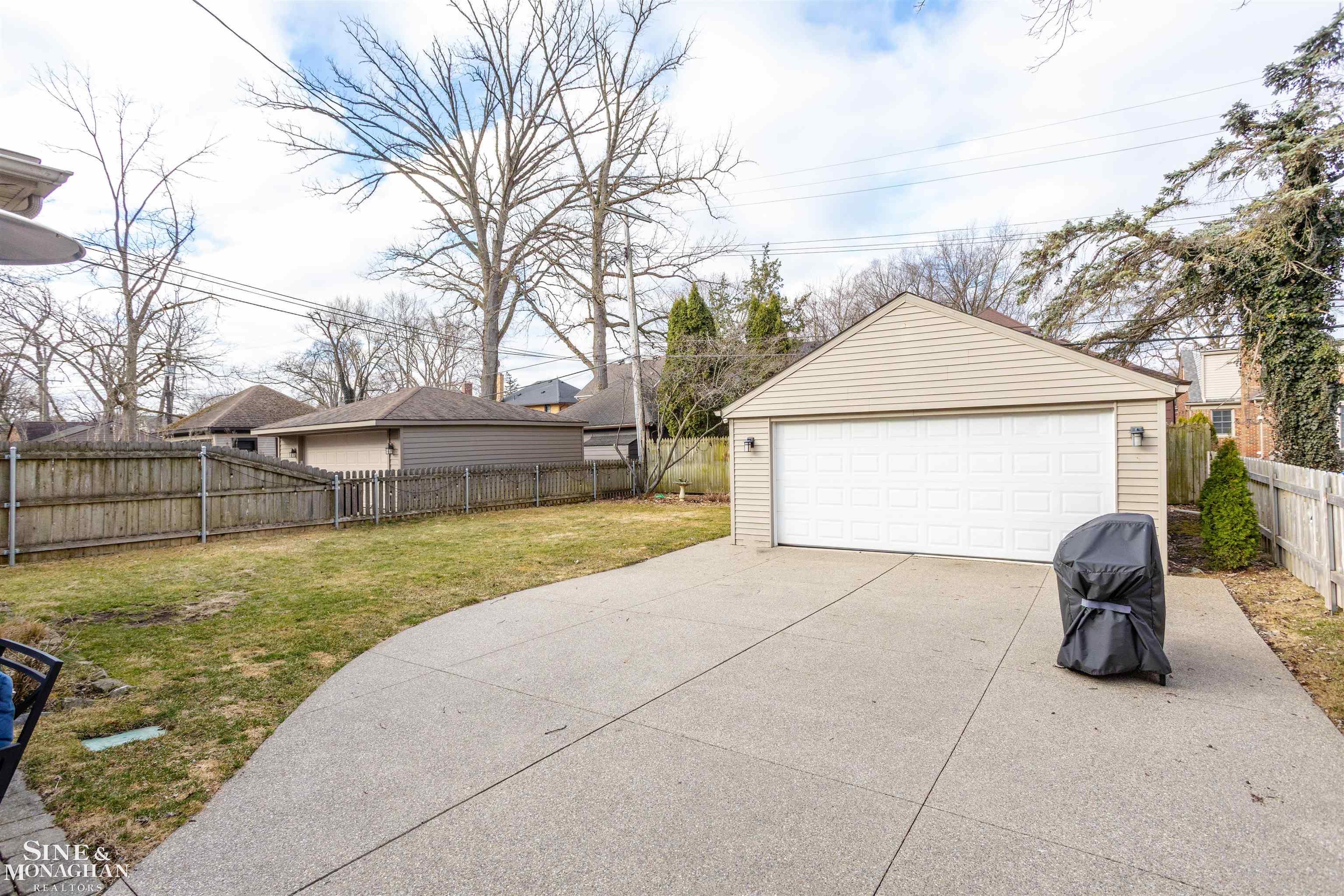 715 Lincoln Road Grosse Pointe, MI 48230 - Photo 47 of 50 50169017-1a555f9f-09ab-414e-a19f-3d04fd650b43.JPG