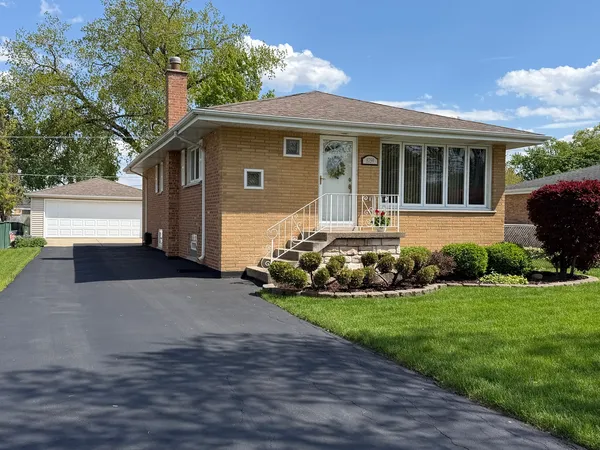 $390,000 | 8759 Natoma Avenue, Oak Lawn, IL 60453