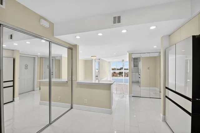 $460,000 | 301 Lake Shore Drive, Unit 711, Lake Park, FL 33403