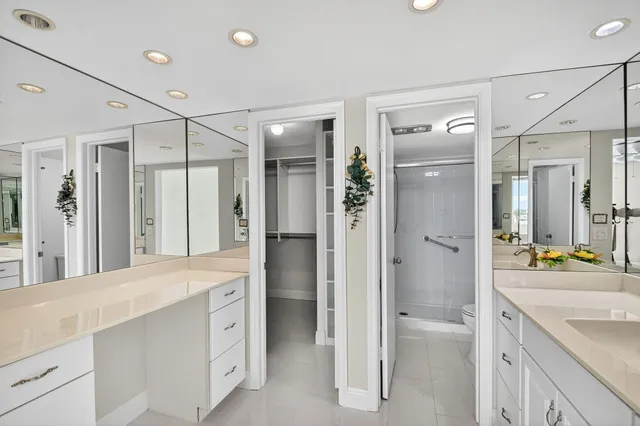 $460,000 | 301 Lake Shore Drive, Unit 711, Lake Park, FL 33403