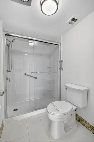 $460,000 | 301 Lake Shore Drive, Unit 711, Lake Park, FL 33403