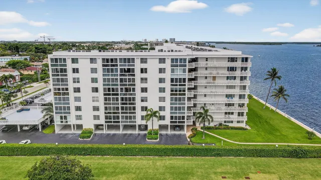 $460,000 | 301 Lake Shore Drive, Unit 711, Lake Park, FL 33403