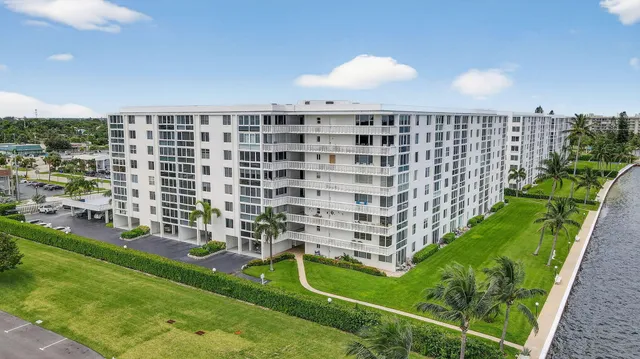 $460,000 | 301 Lake Shore Drive, Unit 711, Lake Park, FL 33403