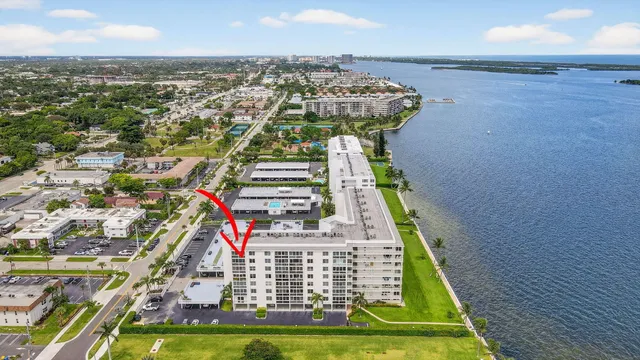 $460,000 | 301 Lake Shore Drive, Unit 711, Lake Park, FL 33403