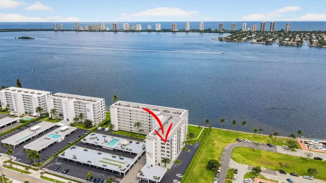$460,000 | 301 Lake Shore Drive, Unit 711, Lake Park, FL 33403