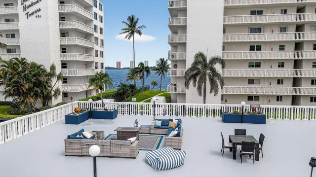 $460,000 | 301 Lake Shore Drive, Unit 711, Lake Park, FL 33403