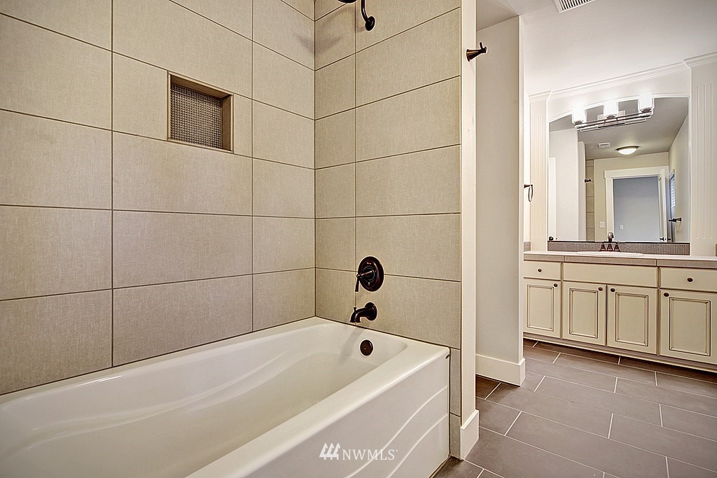 19011 Voight Meadows Road East Orting, WA 98360 - Photo 13 of 22 Gallery Image 13
