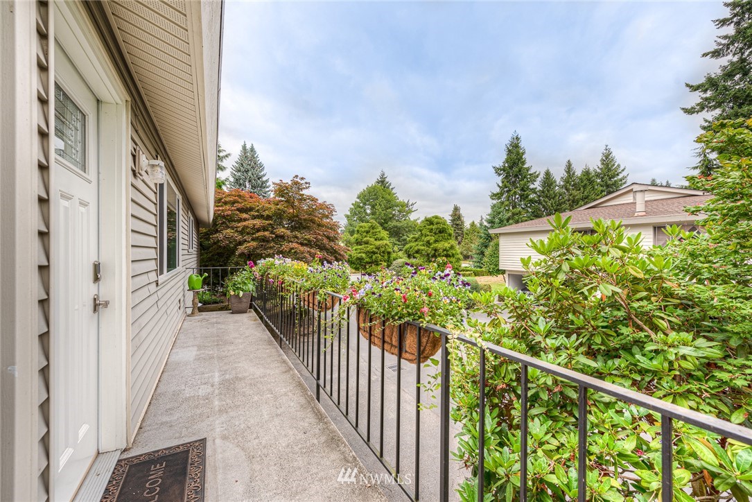 424 214th Street Southwest, Unit 24D Bothell, WA 98021 - Photo 3 of 19