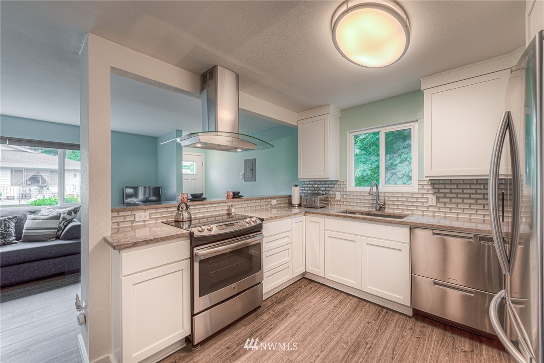 424 214th Street Southwest, Unit 24D Bothell, WA 98021 - Photo 9 of 19