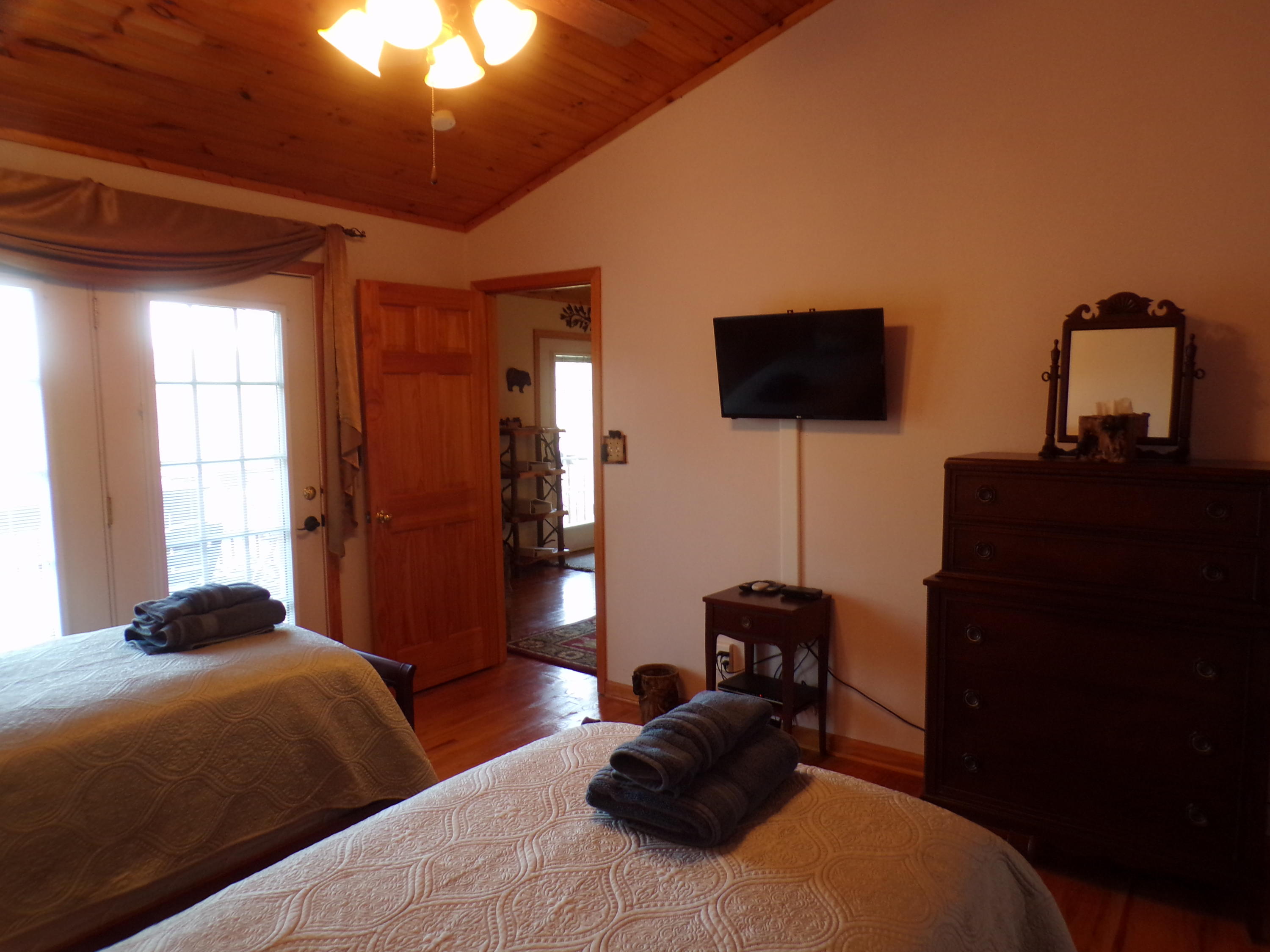 132 Water Tank Road Butler, TN 37640 - Photo 18 of 33 103_4429