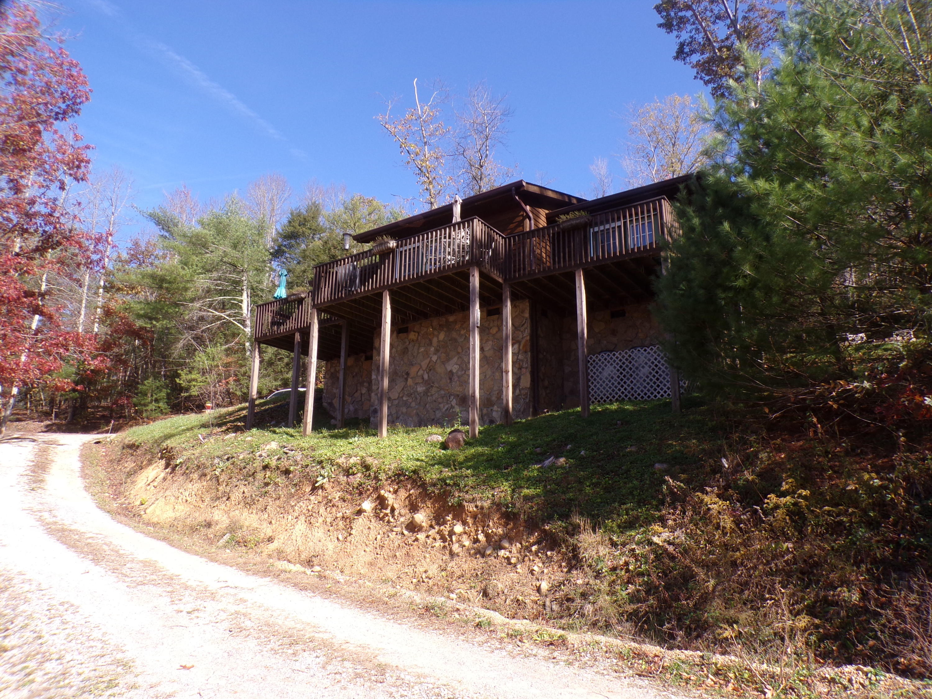 132 Water Tank Road Butler, TN 37640 - Photo 30 of 33 103_4437