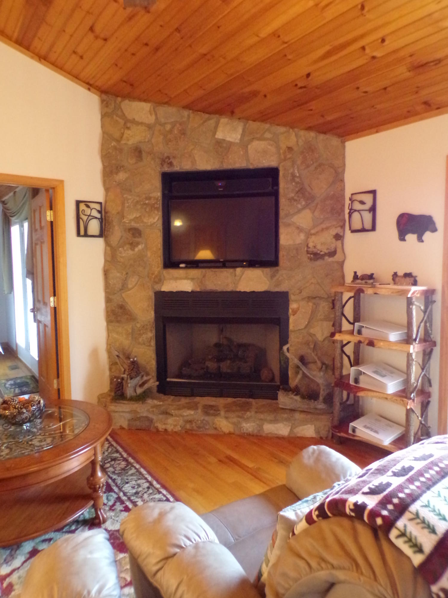 132 Water Tank Road Butler, TN 37640 - Photo 8 of 33 103_4420