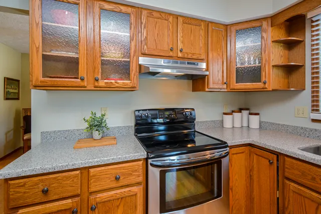 $365,000 | 10 Cameron Court, Bloomington, IL 61704